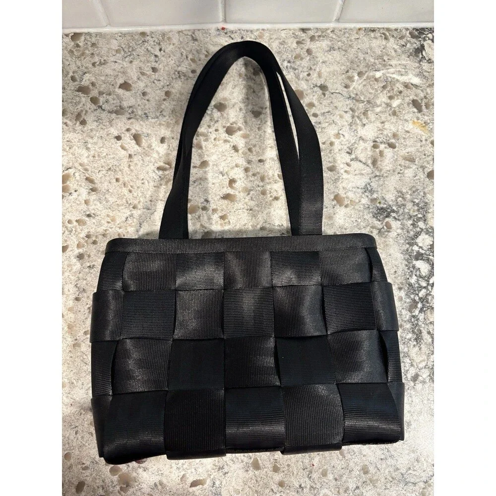 Harveys seatbelt handbag